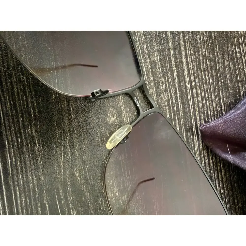 Kenneth Cole REACTION missing nose